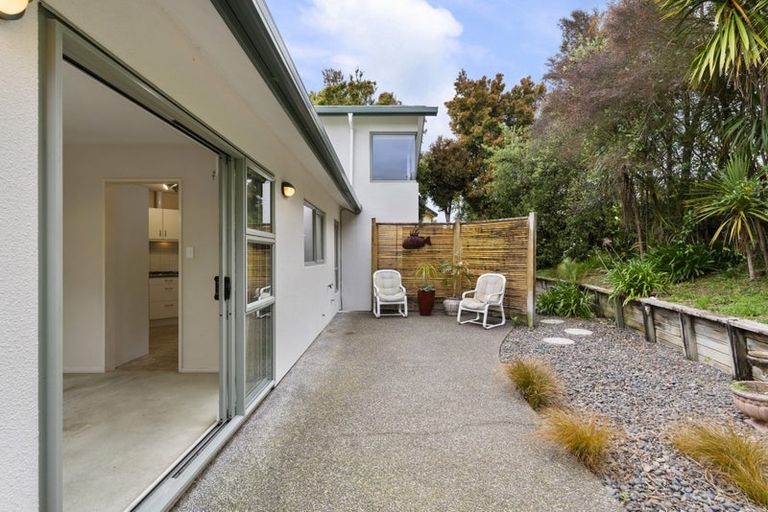 Photo of property in 4 San Ambrosio Rise, Henderson, Auckland, 0612