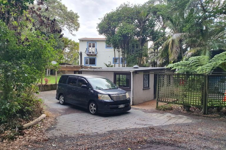 Photo of property in 137 Motutara Road, Muriwai, Waimauku, 0881