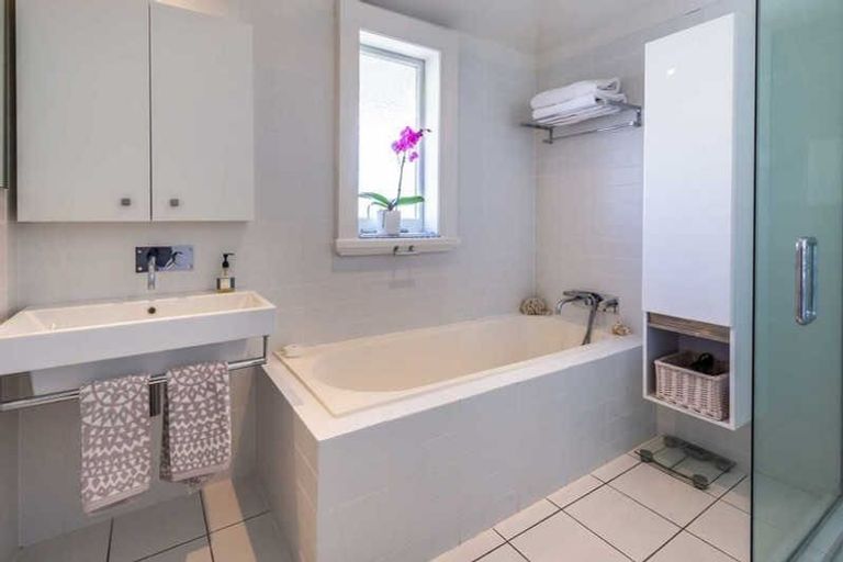 Photo of property in 100 Esplanade, Sumner, Christchurch, 8081