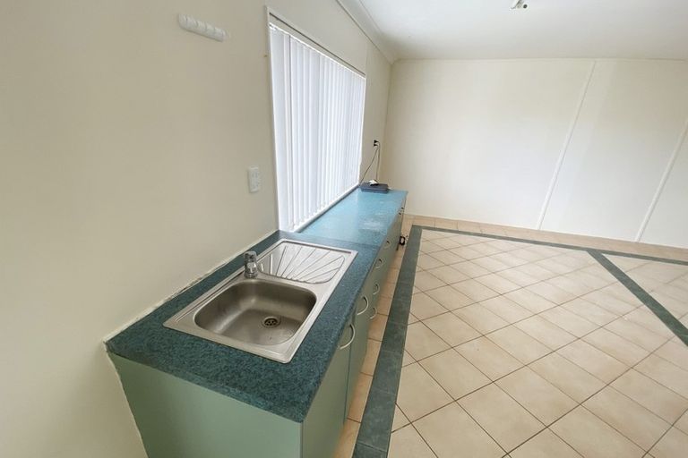 Photo of property in 25 The Enclave, Totara Heights, Auckland, 2105