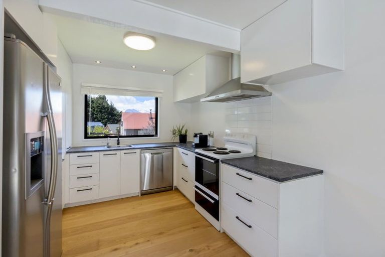 Photo of property in 24 Williams Street, Sunshine Bay, Queenstown, 9300