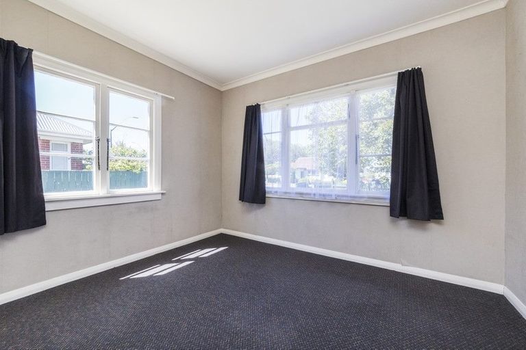 Photo of property in 629 Featherston Street, Roslyn, Palmerston North, 4414