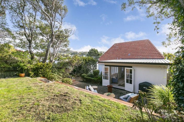 Photo of property in 39 Fairview Crescent, Kelburn, Wellington, 6012