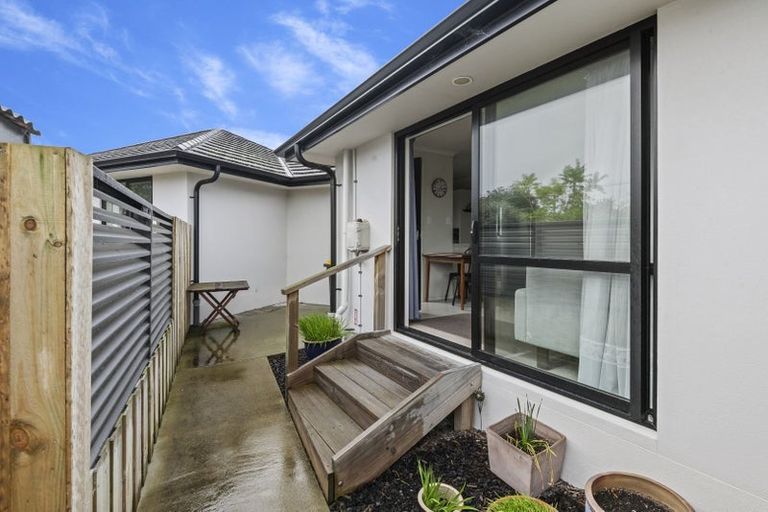 Photo of property in 51 Owles Terrace, New Brighton, Christchurch, 8061