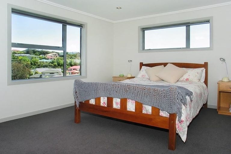 Photo of property in 2 Scoresby Grove, Whitby, Porirua, 5024