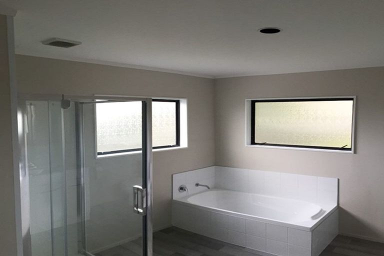 Photo of property in 1/13 Naviti Place, Browns Bay, Auckland, 0630