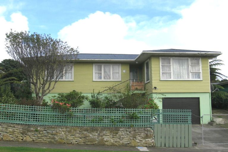 Photo of property in 99 Driver Crescent, Cannons Creek, Porirua, 5024