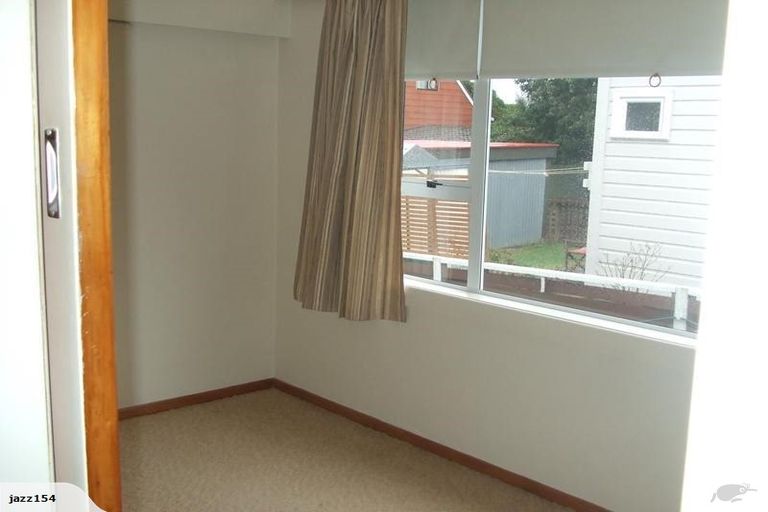 Photo of property in 11 Mana Esplanade, Paremata, Porirua, 5026