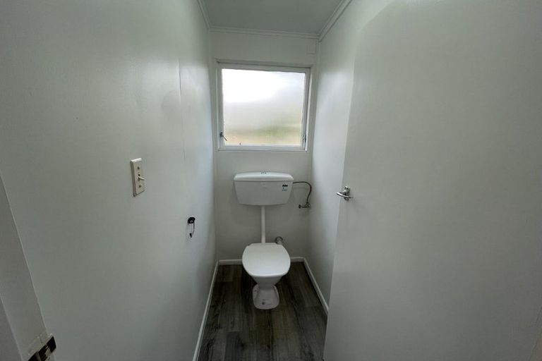 Photo of property in 96 Ruskin Road, Newlands, Wellington, 6037