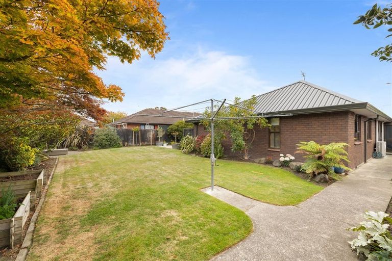 Photo of property in 60 Prestons Road, Redwood, Christchurch, 8051