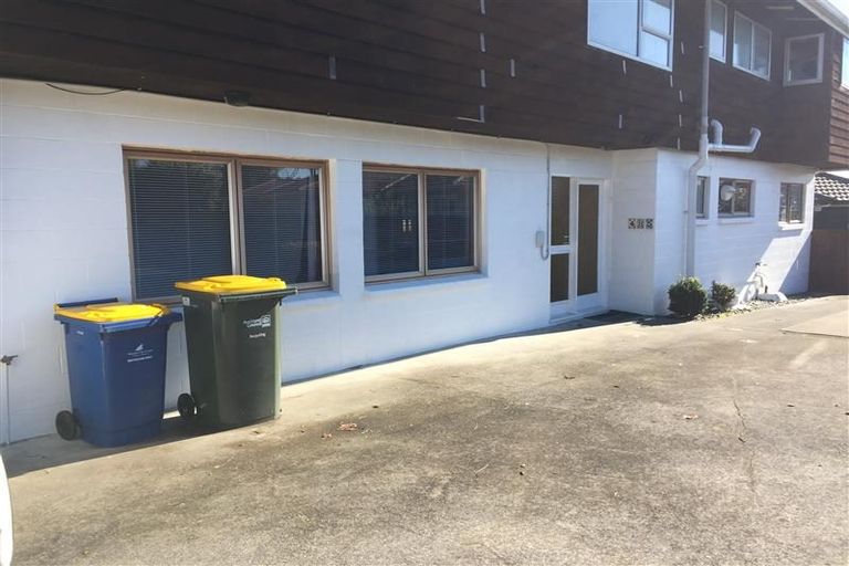 Photo of property in 485 West Coast Road, Glen Eden, Auckland, 0602