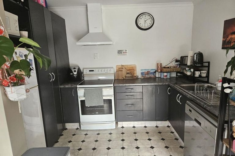 Photo of property in 3/133 Kelburn Parade, Kelburn, Wellington, 6012