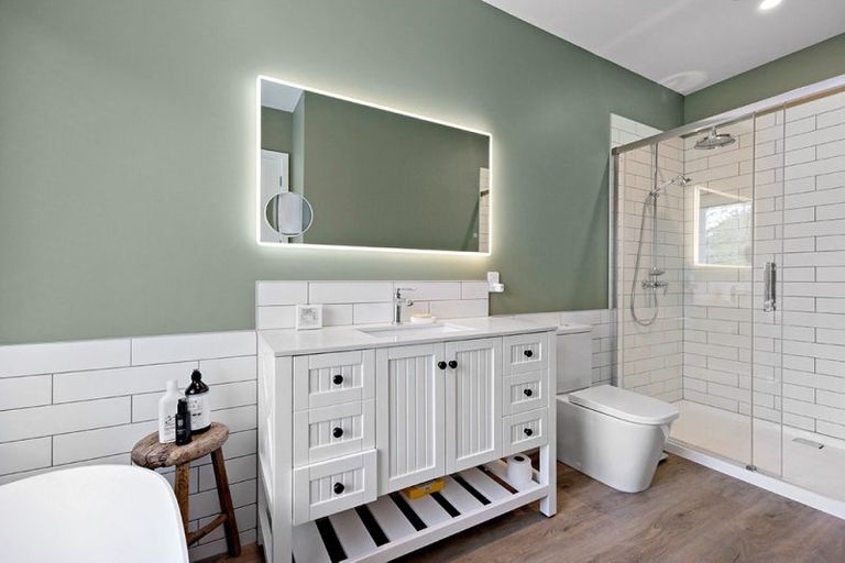 Photo of property in 118 Tourist Road, Clevedon, Papakura, 2582