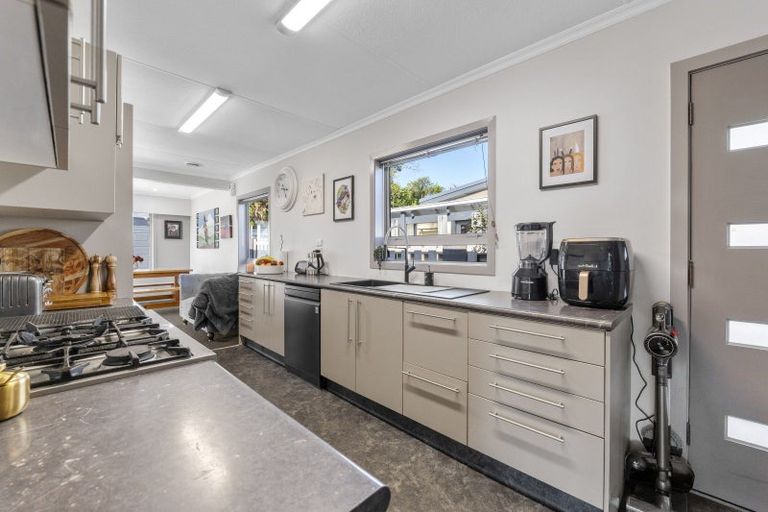 Photo of property in 2 Horne Street, Hurdon, New Plymouth, 4310