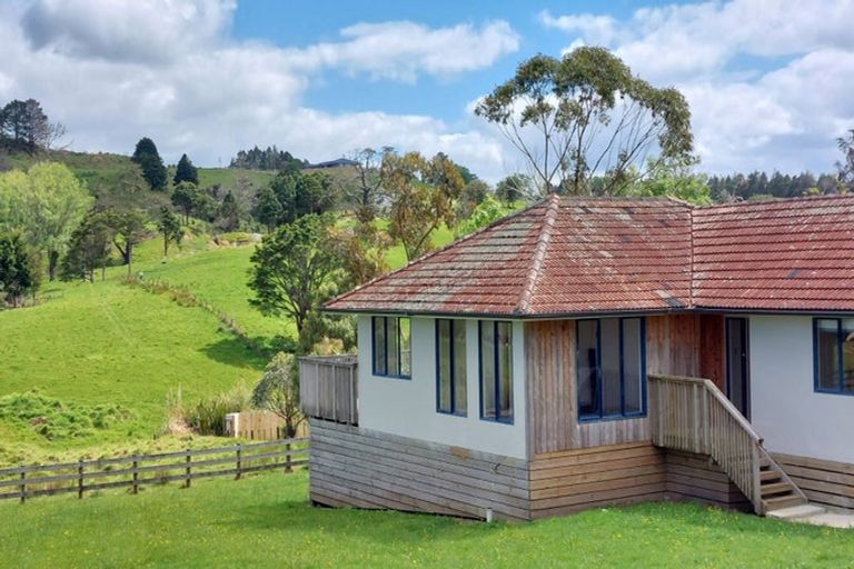 Photo of property in 15 Calla Street, Maungaturoto, 0520