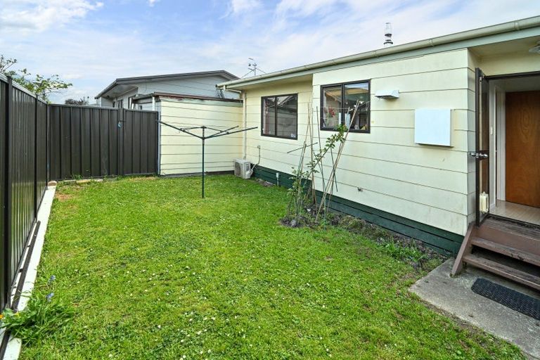 Photo of property in 2/806 Saint Aubyn Street East, Parkvale, Hastings, 4122