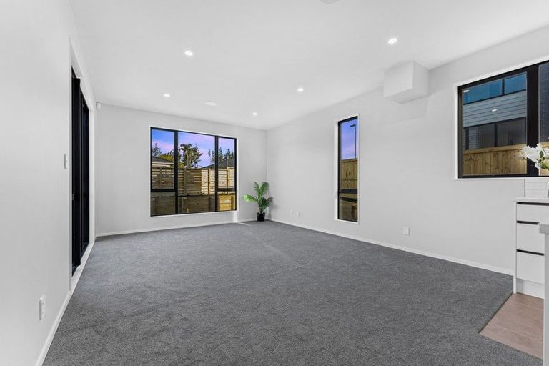 Photo of property in 19 Paihere Street, Huapai, Kumeu, 0810