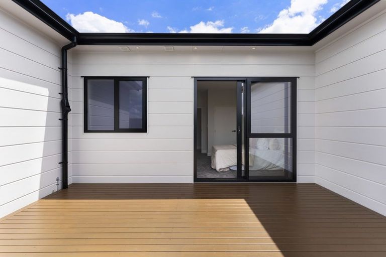 Photo of property in 51 Emerald Avenue, Rosehill, Papakura, 2113