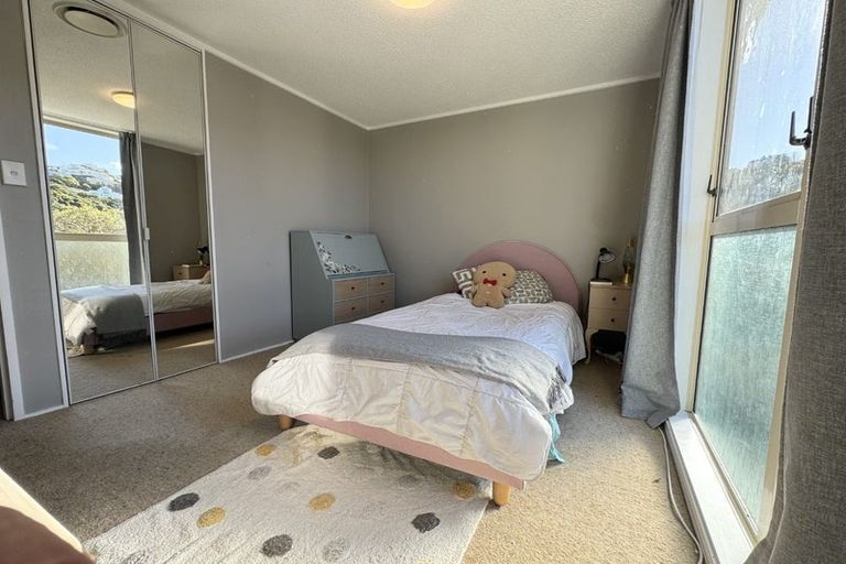 Photo of property in 27 Viewmont Drive, Harbour View, Lower Hutt, 5010