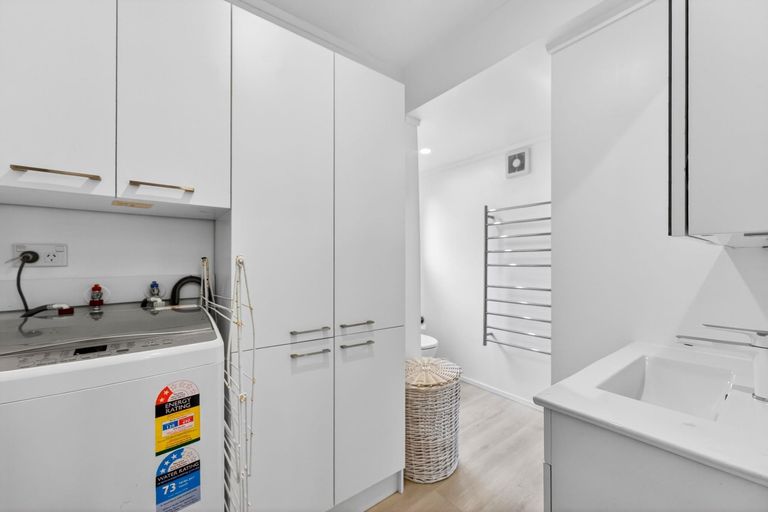 Photo of property in 11 Hillside Crescent, Leigh, 0985