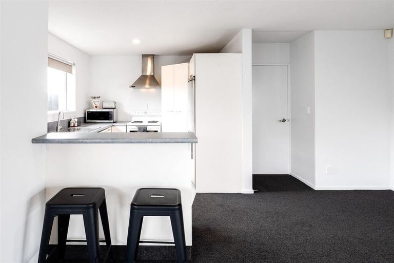 Photo of property in 2/200 Wainoni Road, Avondale, Christchurch, 8061