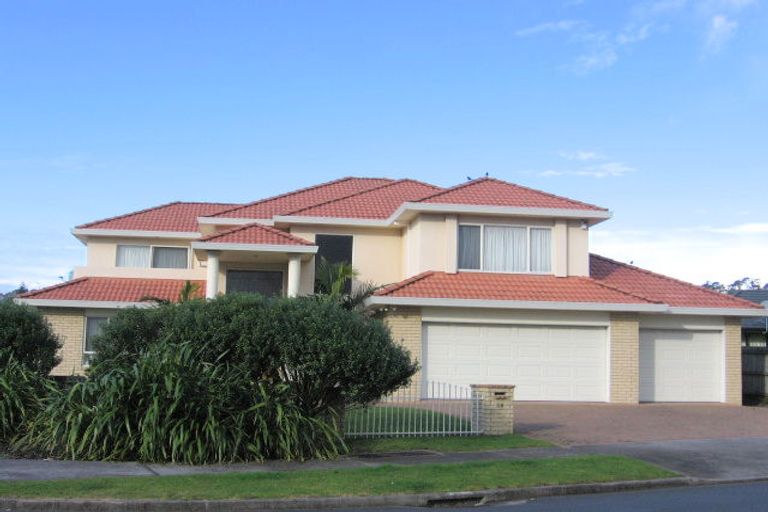 Photo of property in 36 Macnean Drive, East Tamaki Heights, Auckland, 2016