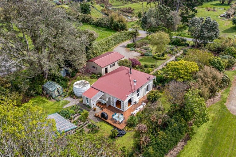 Photo of property in 840 Pukearuhe Road, Waiiti, Urenui, 4377