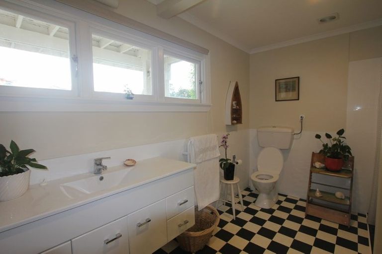 Photo of property in 5 Fitzroy Road, Bluff Hill, Napier, 4110