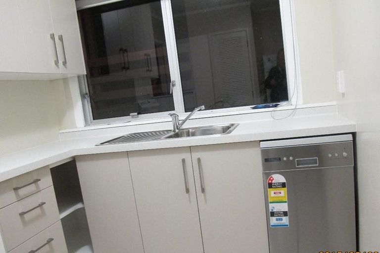 Photo of property in 2/66 Victoria Road, Devonport, Auckland, 0624