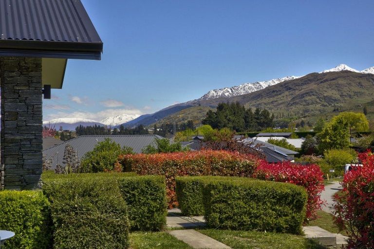 Photo of property in 6 Oxfordshire Avenue, Lower Shotover, Queenstown, 9304