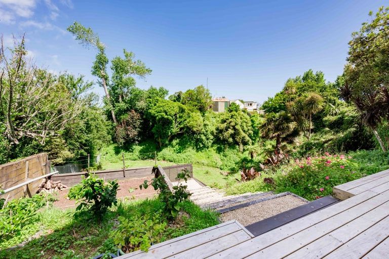 Photo of property in 50 Dale Road, Raumati South, Paraparaumu, 5032