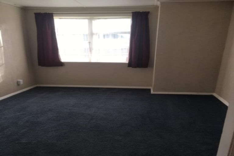 Photo of property in 2 Waihi Road, Hawera, 4610