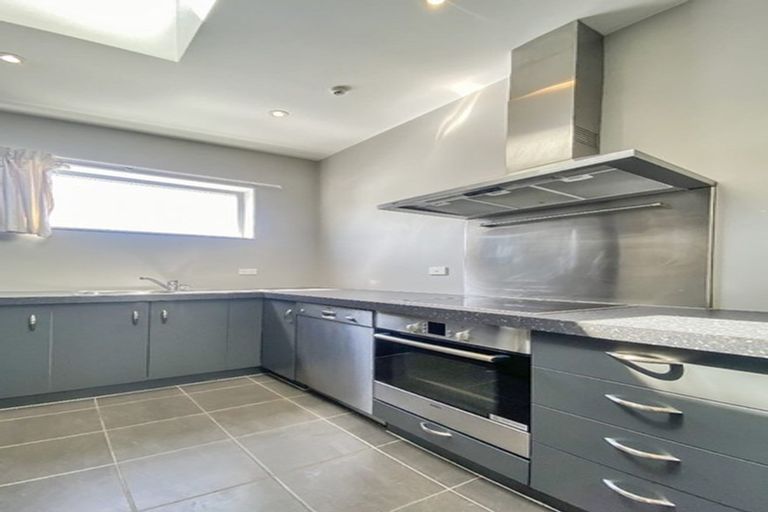 Photo of property in 5/35 Home Street, Mount Victoria, Wellington, 6011