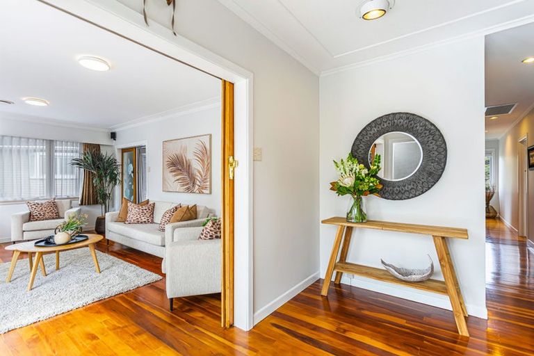 Photo of property in 2/18 Felstead Street, Birkenhead, Auckland, 0626