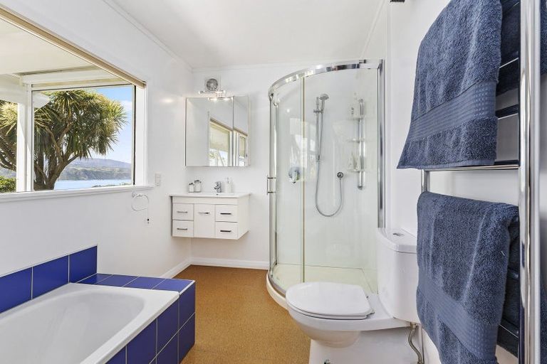 Photo of property in 66 Seatoun Heights Road, Seatoun, Wellington, 6022