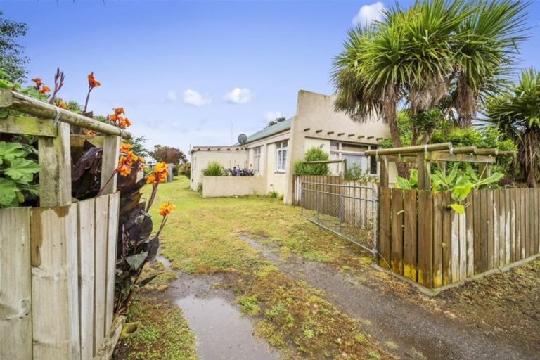 Photo of property in 14 Barclay Road, Okaiawa, Hawera, 4671
