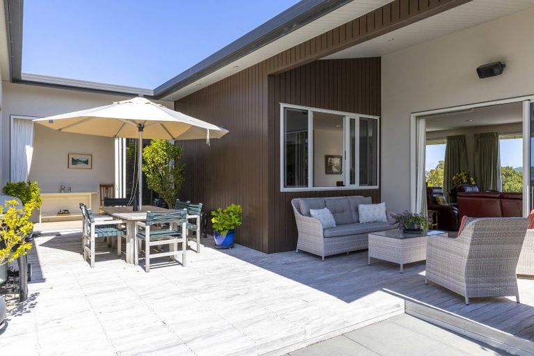 Photo of property in 30 Karapoto Lane, Rainbow Point, Taupo, 3330