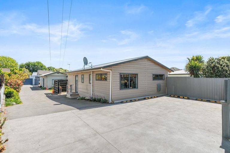 Photo of property in 64 Cuffs Road, Wainoni, Christchurch, 8061