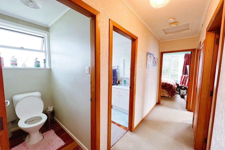 Photo of property in 49 Rosier Road, Glen Eden, Auckland, 0602