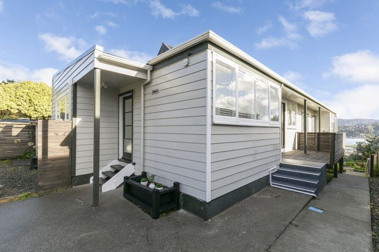 Photo of property in 6a Ahuriri Street, Strathmore Park, Wellington, 6022