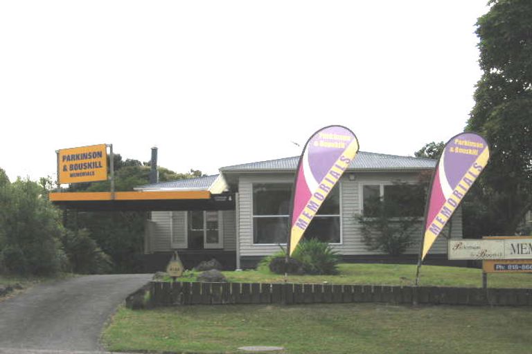 Photo of property in 4153 Great North Road, Glen Eden, Auckland, 0602