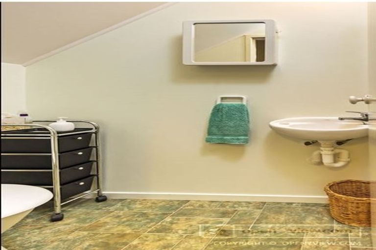 Photo of property in 1/3 Pohutukawa Avenue, Shelly Park, Auckland, 2014