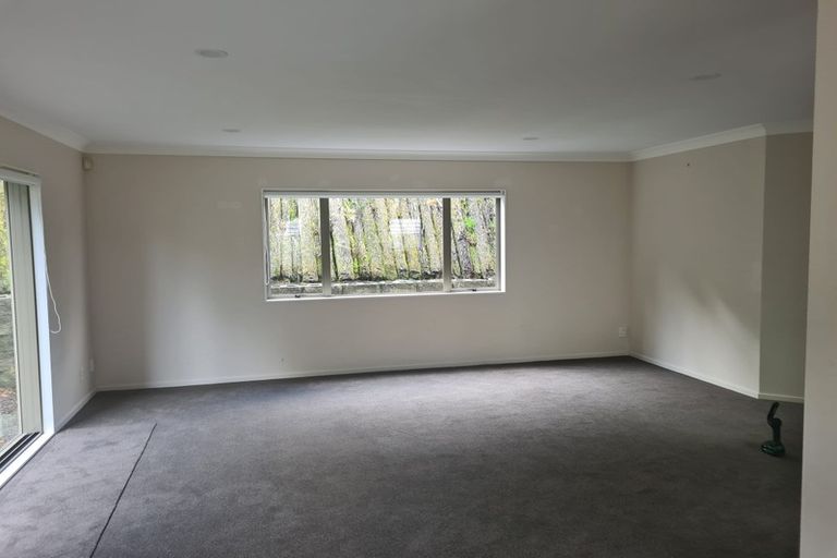 Photo of property in 14 Gifford Grove, Churton Park, Wellington, 6037