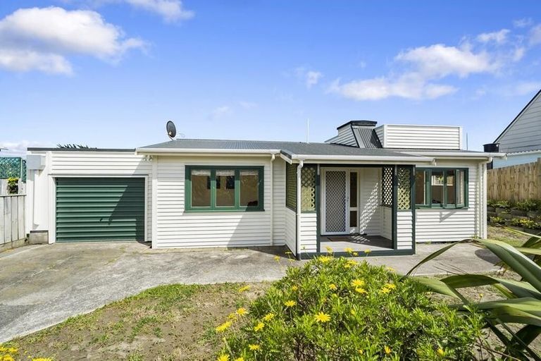Photo of property in 17 Dixie Street, Te Horo Beach, Otaki, 5581