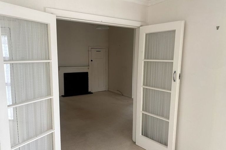 Photo of property in 74 Shamrock Street, Takaro, Palmerston North, 4412