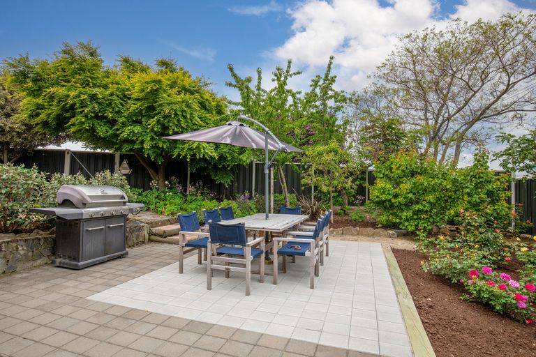 Photo of property in 2 Royal Terrace, Alexandra, 9320