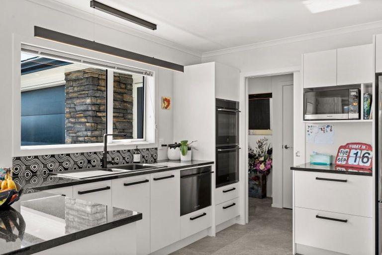 Photo of property in 13 Kea Court, Carterton, 5713