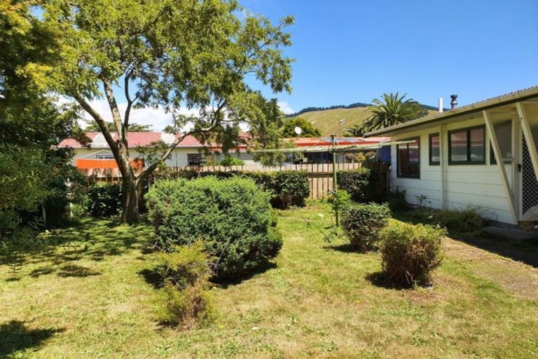 Photo of property in 8 He Awa Crescent, Waikanae, 5036