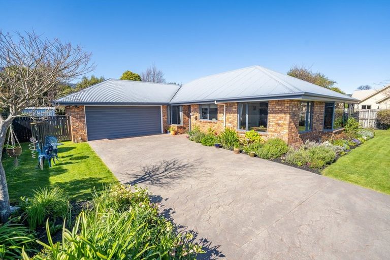 Photo of property in 20 Hoult Crescent, Monaco, Nelson, 7011