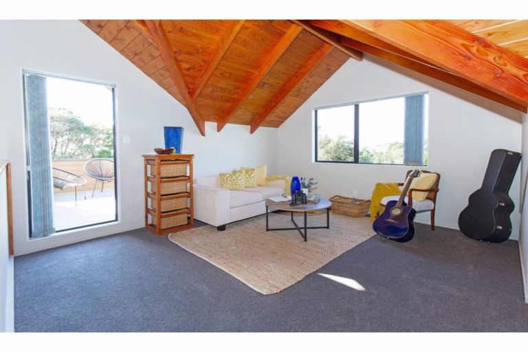Photo of property in 60 Scott Road, Stanmore Bay, Whangaparaoa, 0932